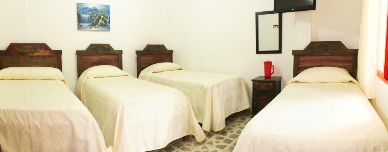Hotel La Casona Jardin Bagian luar foto